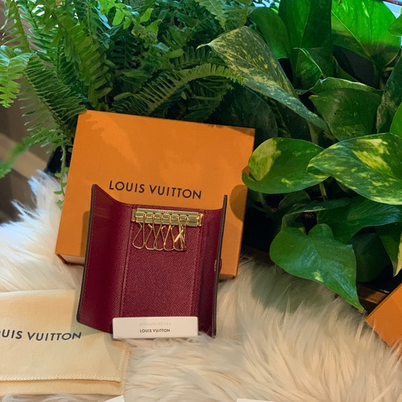 ✨🥀✨Louis Vuitton 6 ring Key chain Fuchsia - Picture 7 of 16